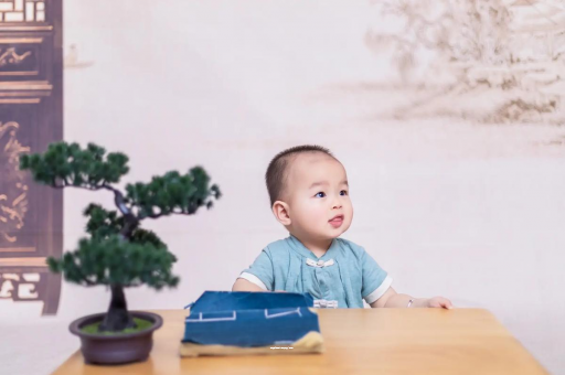 遵义宝宝眼屎多是什么原因